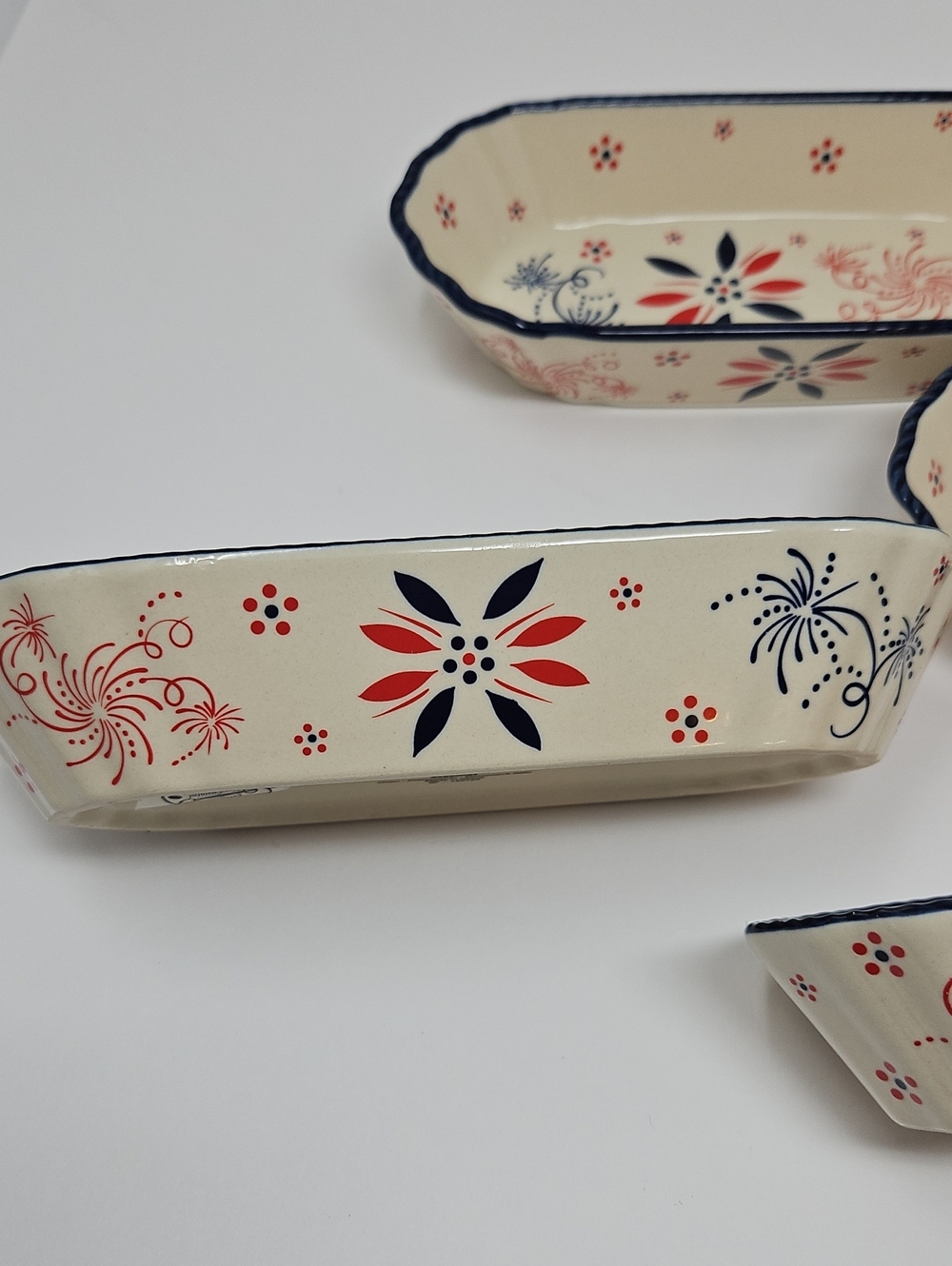 Temptations Ceramic Serving Dishes Fireworks Festive Patriotic- Set of 4 - Picture 4 of 7